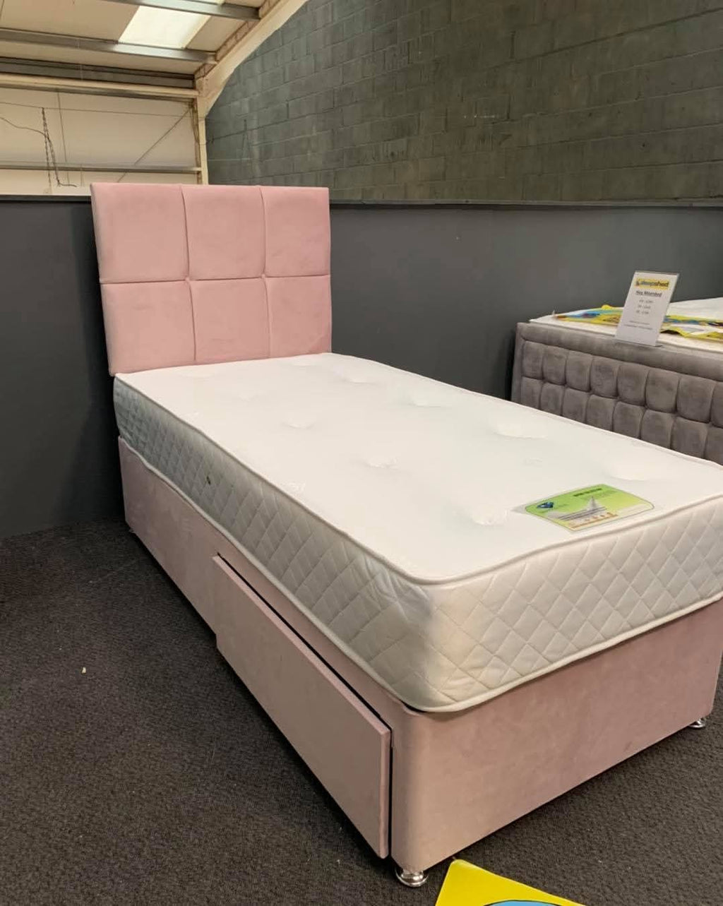 Single Bed with Drawers